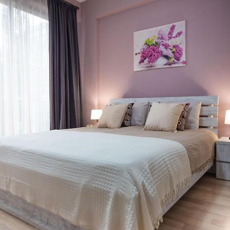 Gg Home - Cozy 2-Bedroom Apartment On Givi Kartozia Tbilisi Bagian luar foto