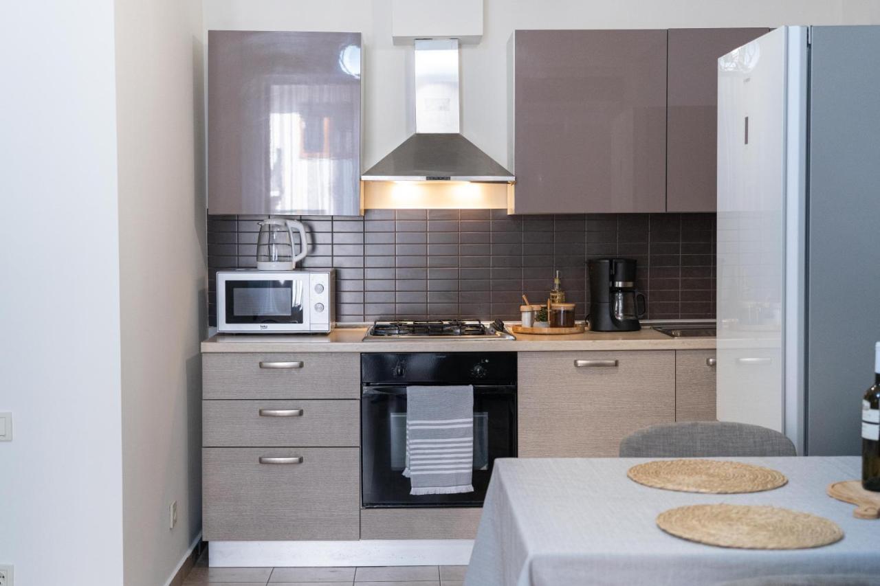 Gg Home - Cozy 2-Bedroom Apartment On Givi Kartozia Tbilisi Bagian luar foto