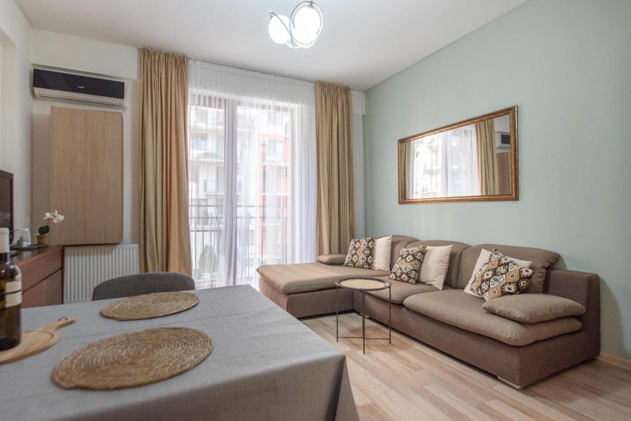 Gg Home - Cozy 2-Bedroom Apartment On Givi Kartozia Tbilisi Bagian luar foto